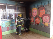  بالصور: محاولة حرق روضة داخل المدرسة الديمقراطية في مدينة يافا